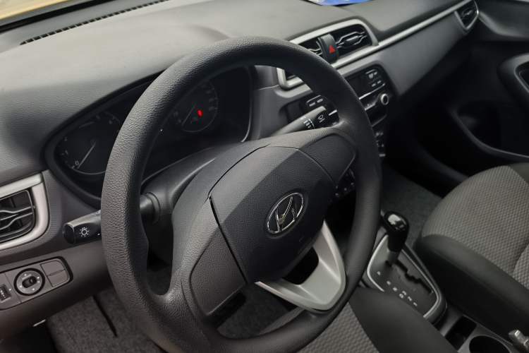 Used Hyundai Verna (older generation) 2017 1.4L Automatic YueXiang Edition China V-standard Interior 2
