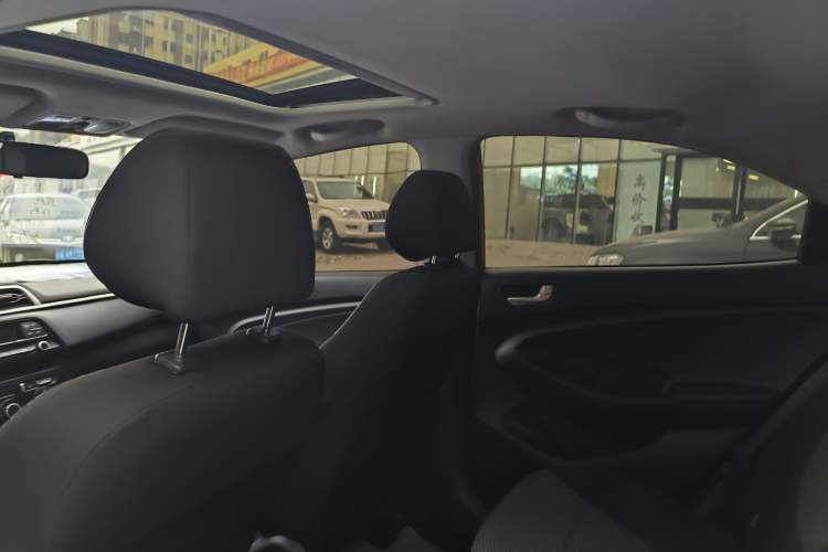 Used Hyundai Verna (older generation) 2017 1.4L Automatic YueXiang Edition China V-standard Interior 5