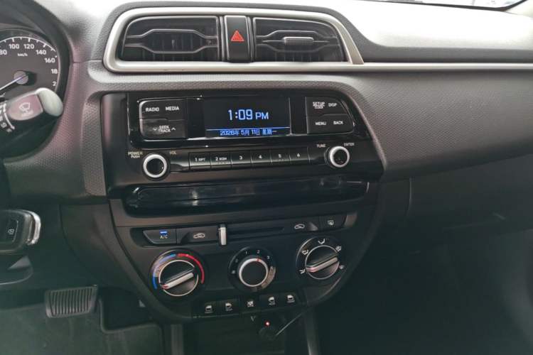 Used Hyundai Verna (older generation) 2017 1.4L Automatic YueXiang Edition China V-standard Audio And AC Panel