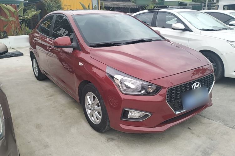 Used Hyundai Verna (older generation) 2017 1.4L Manual Colorful Skyroof Version China V Standard Front Right 45 Deg