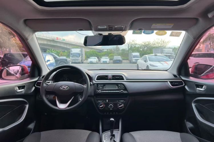 Used Hyundai Verna (older generation) 2017 1.4L Automatic YueXiang Edition China V-standard Interior 3