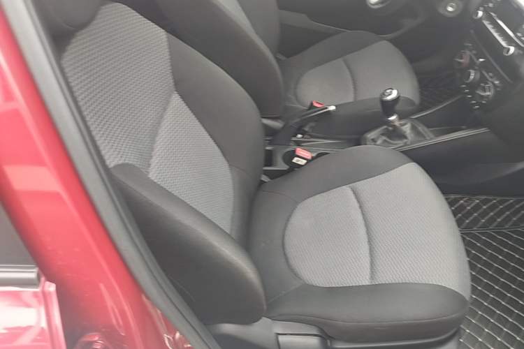 Used Hyundai Verna (older generation) 2017 1.4L Manual Colorful Skyroof Version China V Standard Right Front Seat