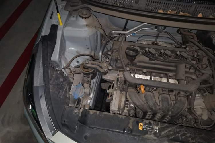 Used Hyundai Verna (older generation) 2017 1.4L Manual Refreshed Version China VI Standard Engine Bay Right