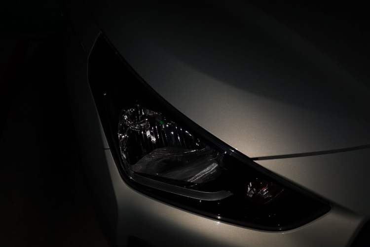 Used Hyundai Verna (older generation) 2017 1.4L Manual Refreshed Version China VI Standard Right Front Headlight