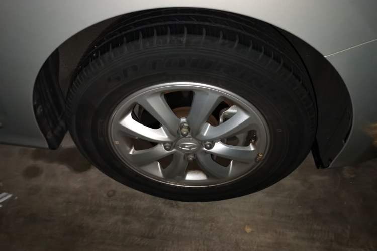 Used Hyundai Verna (older generation) 2017 1.4L Manual Refreshed Version China VI Standard Right Front Wheel Hub