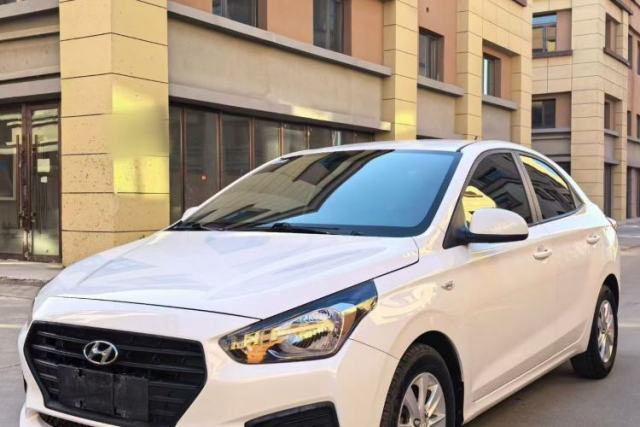 Hyundai Verna (older generation) 2017 1.4L Manual Refreshed Version China VI Standard مستعملة