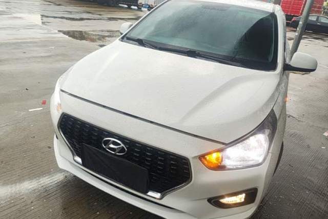 Used Hyundai Verna (older generation) 2017 1.4L Manual Colorful Skyroof Version China V Standard