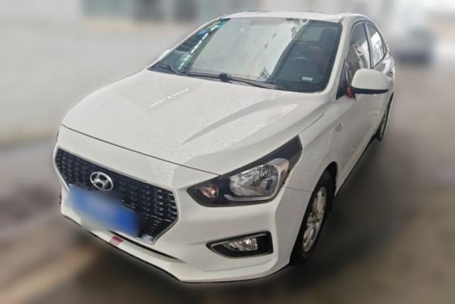 Used Hyundai Verna (older generation) 2017 1.4L Manual Colorful Skyroof Version China VI Standard