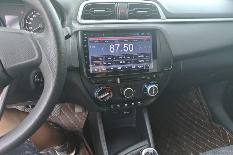 Used Hyundai Verna (older generation) 2017 1.4L Manual Huancai Edition China V Standard Audio And AC Panel