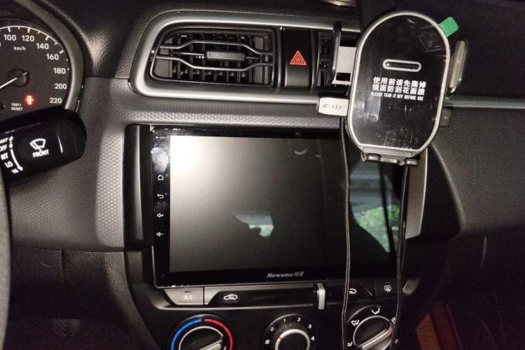 Used Hyundai Verna (older generation) 2017 1.4L Manual Refreshed Version China V Standard Audio And AC Panel