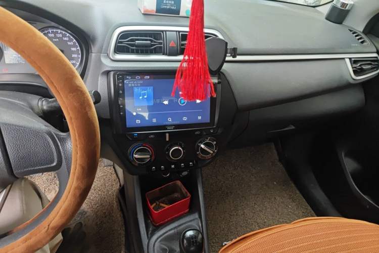 Used Hyundai Verna (older generation) 2017 1.4L Manual Refreshed Version China VI Standard Audio And AC Panel