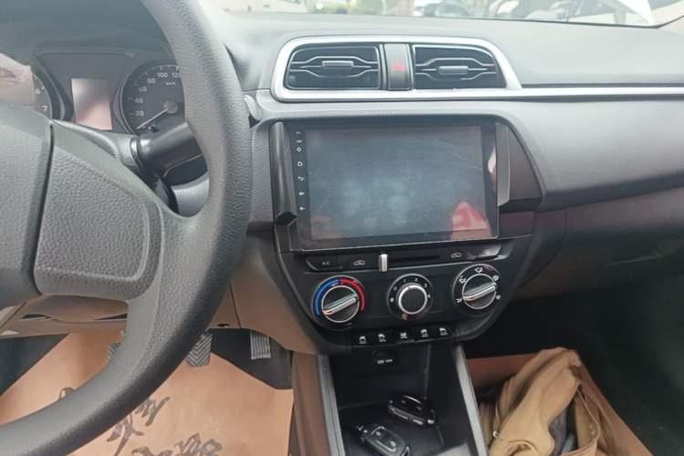 Used Hyundai Verna (older generation) 2017 1.4L Manual Refreshed Version China V Standard Audio And AC Panel