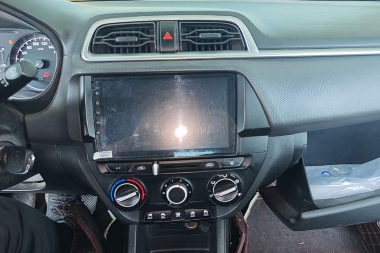 Used Hyundai Verna (older generation) 2017 1.4L Manual Huancai Edition China VI Audio And AC Panel