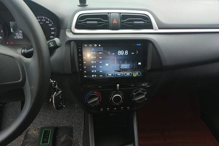 Used Hyundai Verna (older generation) 2017 1.4L Manual Refreshed Version China V Standard Audio And AC Panel