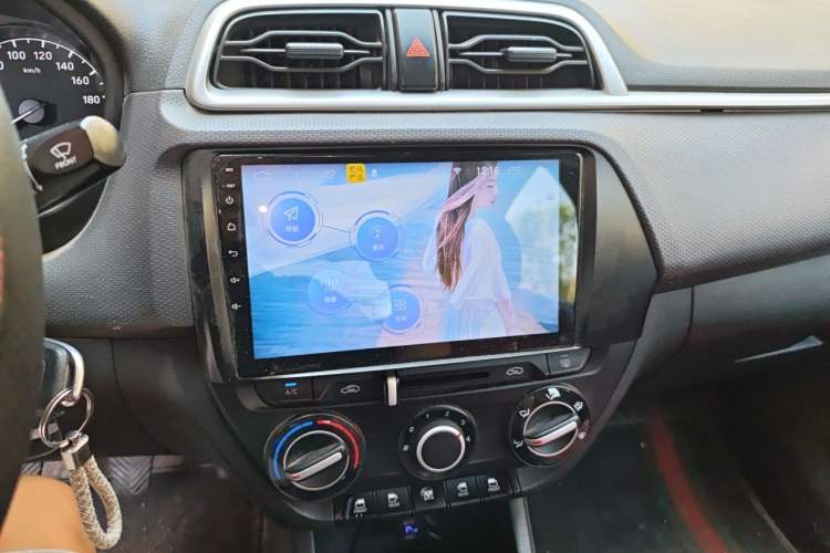 Used Hyundai Verna (older generation) 2017 1.4L Manual Refreshed Version China VI Standard Audio And AC Panel
