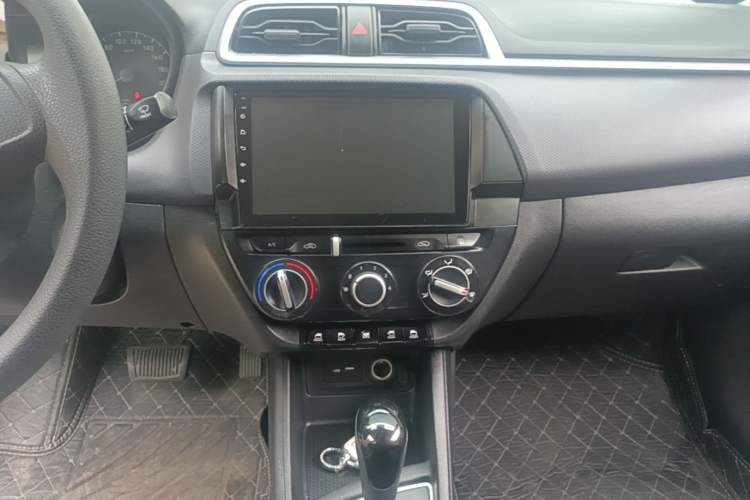 Used Hyundai Verna (older generation) 2017 1.4L Automatic YueXiang Edition China V-standard Audio And AC Panel