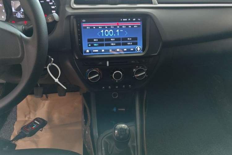 Used Hyundai Verna (older generation) 2017 1.4L Manual Refreshed Version China V Standard Audio And AC Panel