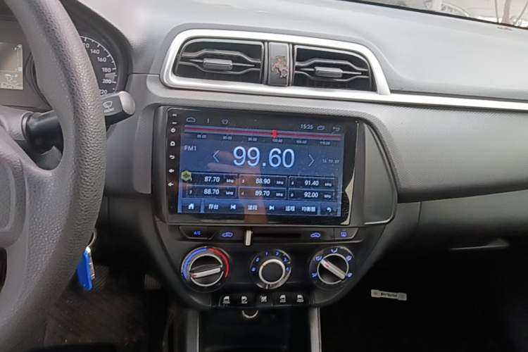 Used Hyundai Verna (older generation) 2017 1.4L Manual Refreshed Version China VI Standard Audio And AC Panel