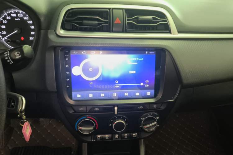 Used Hyundai Verna (older generation) 2017 1.4L Manual Refreshed Version China V Standard Audio And AC Panel