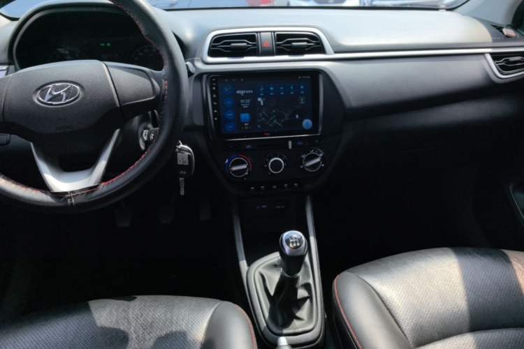 Used Hyundai Verna (older generation) 2017 1.4L Manual Huancai Edition China V Standard Audio And AC Panel