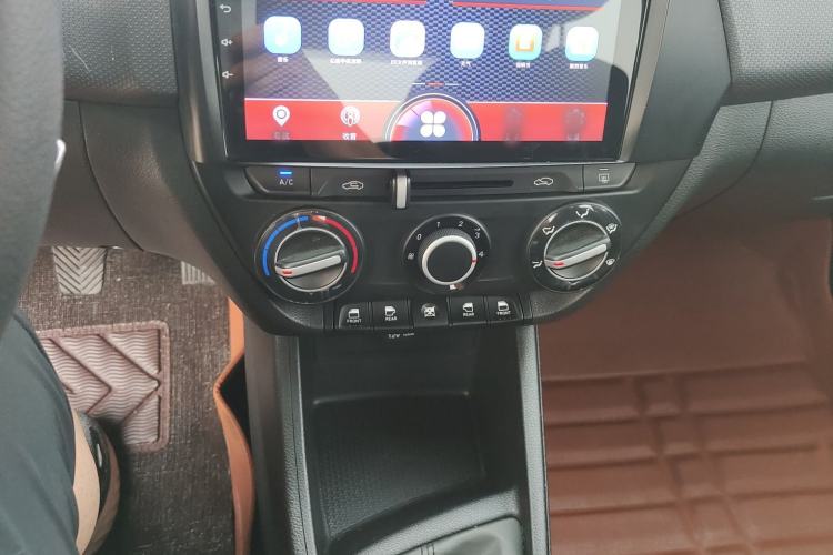 Used Hyundai Verna (older generation) 2017 1.4L Manual Refreshed Version China V Standard Audio And AC Panel