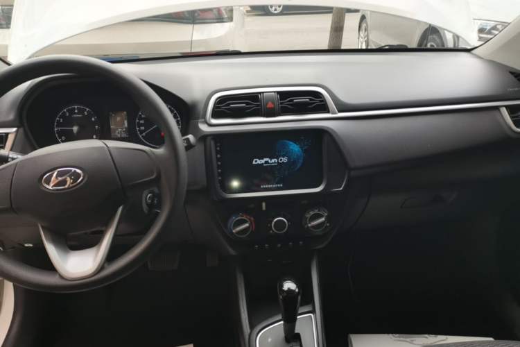 Used Hyundai Verna (older generation) 2017 1.4L Automatic YueXiang Edition China V-standard Audio And AC Panel
