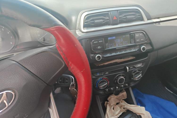 Used Hyundai Verna (older generation) 2017 1.4L Manual Huancai Edition China V Standard Audio And AC Panel