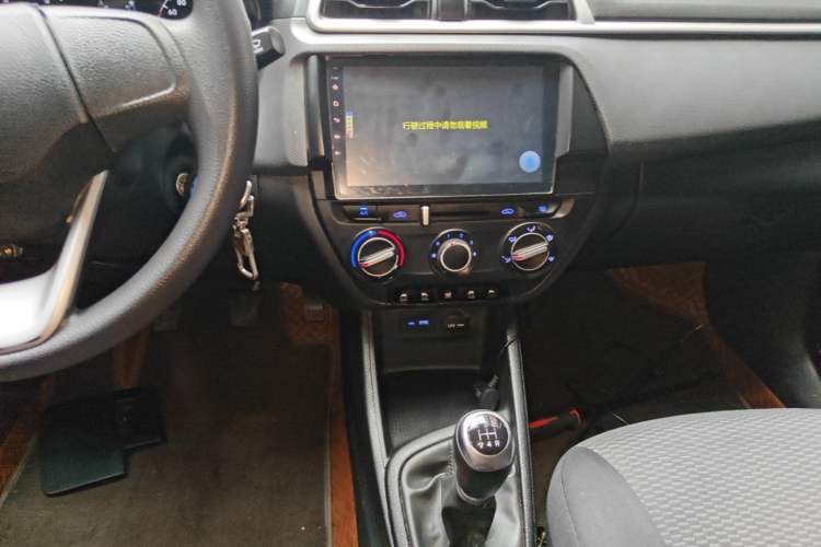 Used Hyundai Verna (older generation) 2017 1.4L Manual Huancai Edition China V Standard Audio And AC Panel