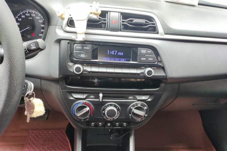 Used Hyundai Verna (older generation) 2017 1.4L Automatic YueXiang Edition China V-standard Audio And AC Panel