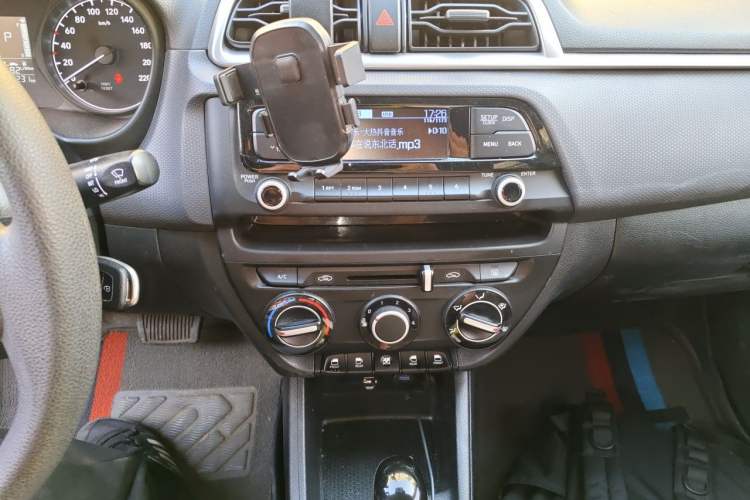 Used Hyundai Verna (older generation) 2017 1.4L Automatic YueXiang Edition China V-standard Audio And AC Panel