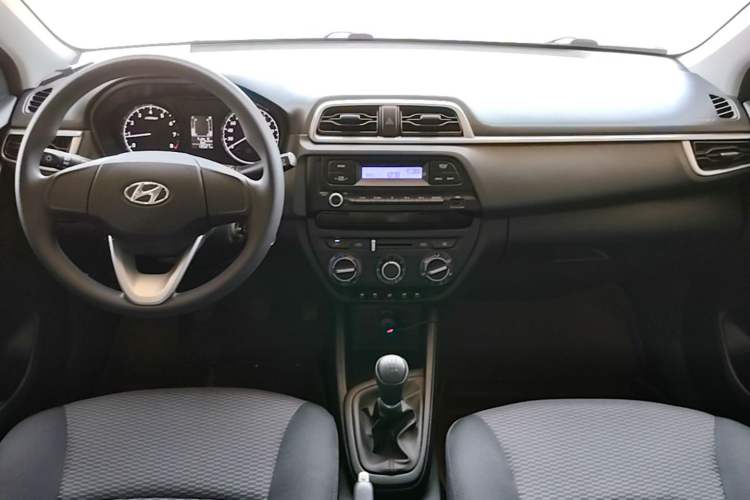 Used Hyundai Verna (older generation) 2017 1.4L Manual Refreshed Version China V Standard Center Console