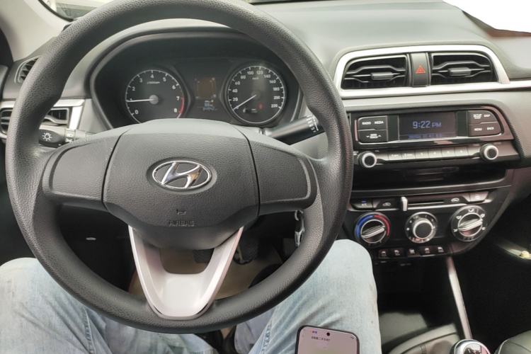 Used Hyundai Verna (older generation) 2017 1.4L Manual Huancai Edition China V Standard Center Console