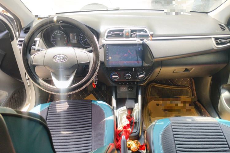 Used Hyundai Verna (older generation) 2017 1.4L Manual Huancai Edition China V Standard Center Console