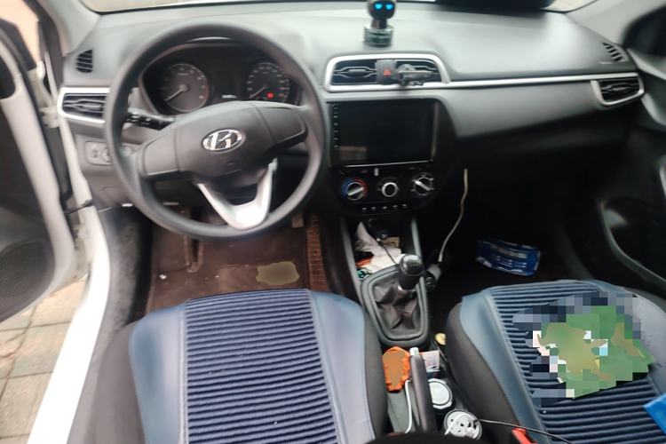Used Hyundai Verna (older generation) 2017 1.4L Manual Refreshed Version China VI Standard Center Console