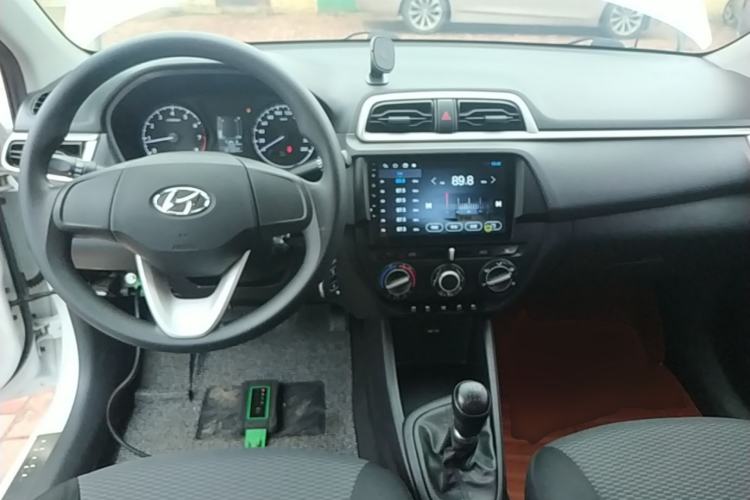 Used Hyundai Verna (older generation) 2017 1.4L Manual Refreshed Version China V Standard Center Console
