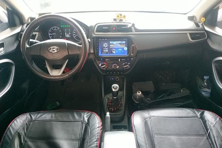 Used Hyundai Verna (older generation) 2017 1.4L Manual Huancai Edition China V Standard Center Console