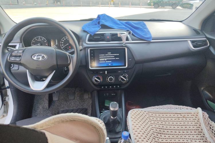 Used Hyundai Verna (older generation) 2017 1.4L Manual Huancailian Connected Version China V Standard Center Console