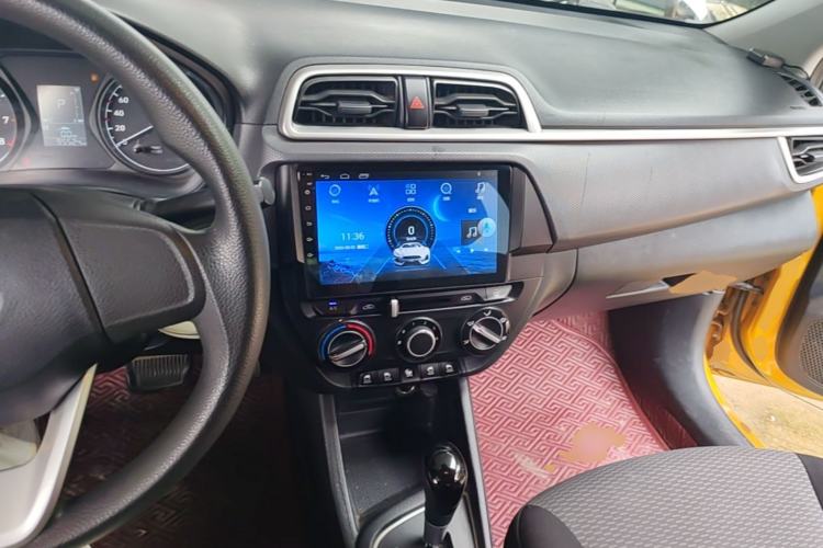 Used Hyundai Verna (older generation) 2017 1.4L Automatic YueXiang Edition China V-standard Center Console