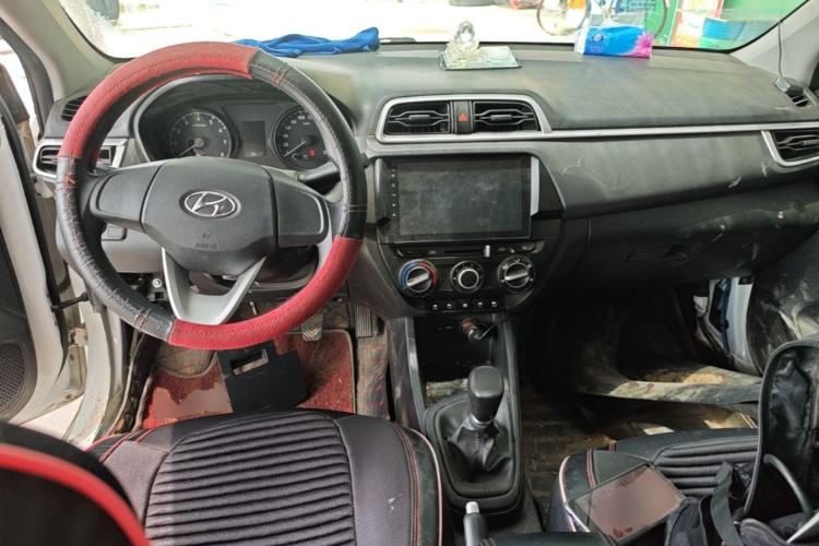 Used Hyundai Verna (older generation) 2017 1.4L Manual Huancai Edition China V Standard Center Console