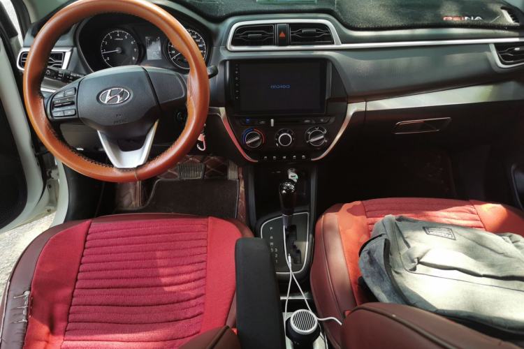 Used Hyundai Verna (older generation) 2017 1.4L Automatic YueXiang Connected Version China V Standard Center Console