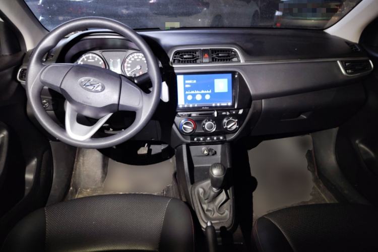 Used Hyundai Verna (older generation) 2017 1.4L Manual Refreshed Version China V Standard Center Console