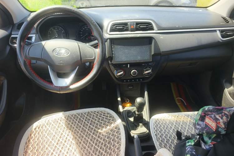 Used Hyundai Verna (older generation) 2017 1.4L Manual Refreshed Version China V Standard Center Console