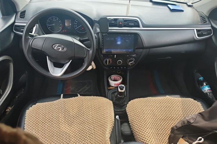Used Hyundai Verna (older generation) 2017 1.4L Manual Huancai Edition China V Standard Center Console