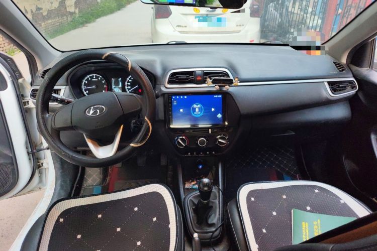 Used Hyundai Verna (older generation) 2017 1.4L Manual Refreshed Version China V Standard Center Console
