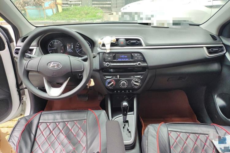 Used Hyundai Verna (older generation) 2017 1.4L Automatic YueXiang Edition China V-standard Center Console