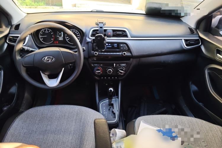 Used Hyundai Verna (older generation) 2017 1.4L Automatic YueXiang Edition China V-standard Center Console