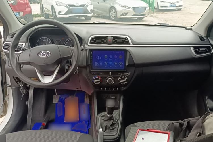 Used Hyundai Verna (older generation) 2017 1.4L Manual Huancai Edition China V Standard Center Console