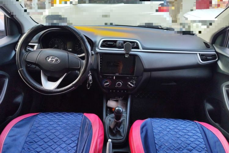 Used Hyundai Verna (older generation) 2017 1.4L Manual Refreshed Version China V Standard Center Console
