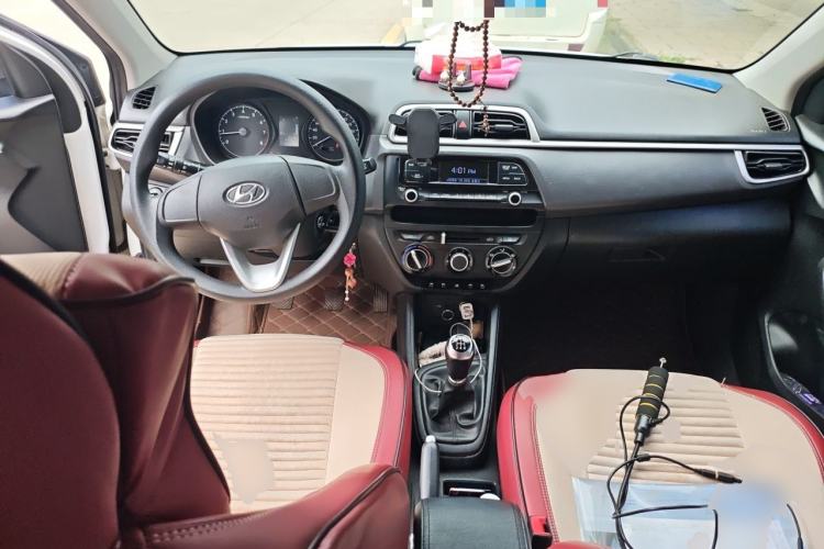 Used Hyundai Verna (older generation) 2017 1.4L Manual Huancai Edition China V Standard Center Console
