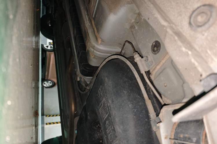 Used Hyundai Verna (older generation) 2017 1.4L Manual Refreshed Version China VI Standard Chassis Rear Left